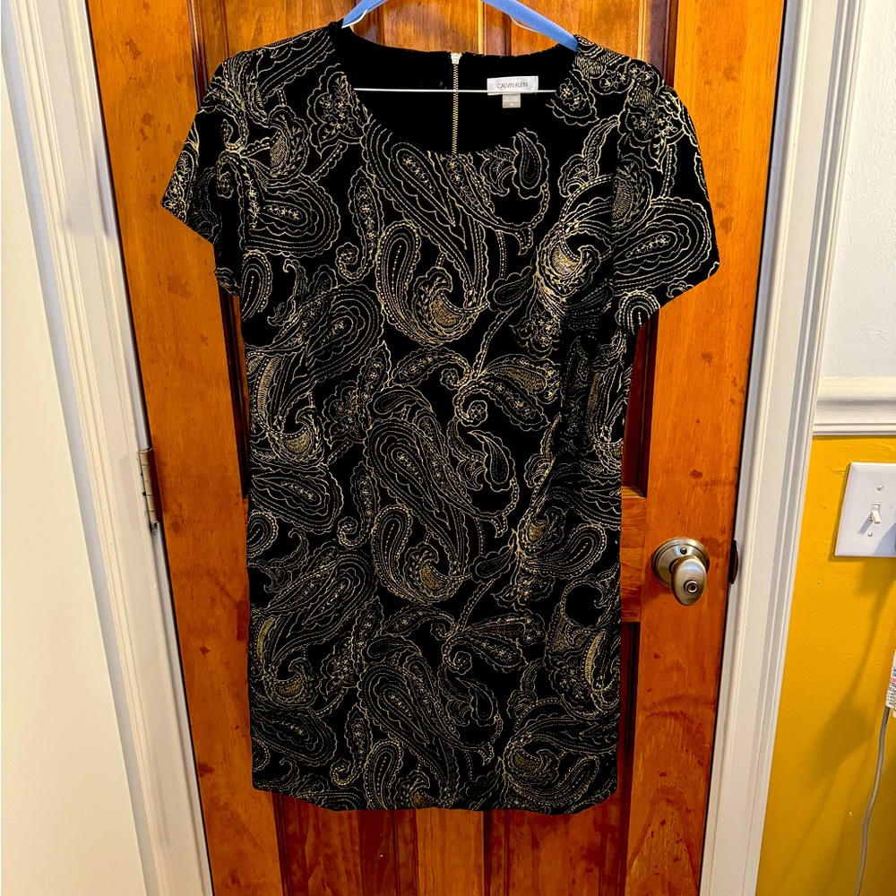 Calvin Klein dress, size 14. Paisley, Short Sleeve, Black & Gold. Never worn.